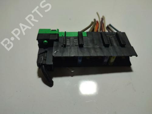 Used Fuse box Fuse box PEUGEOT 407 (6D_) 1.6 HDi 110 (6D9HZC, 6D9HYC) (109 hp) 32571978 32571978