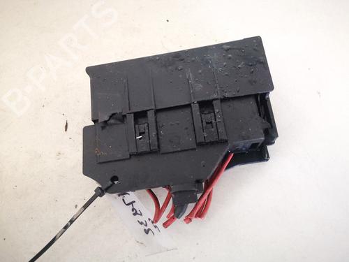 Used Fuse box Fuse box OPEL MERIVA A MPV (X03) 1.7 CDTI (E75) (100 hp) 32901820 32901820