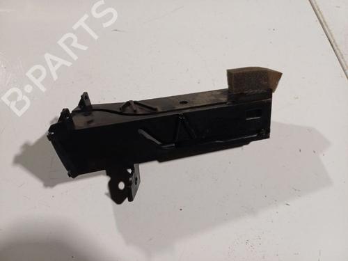 Used Cup/Object holder Cup/Object holder FORD MONDEO III (B5Y) 2.0 16V (146 hp) 34989447 34989447