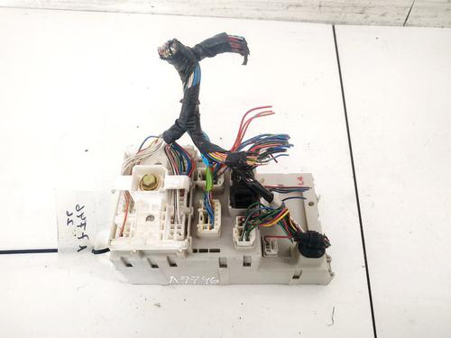 fuse-box-toyota-rav-4-ii-_a2_-2000-2001-2002-2003-2004-2005-32900743 main image
