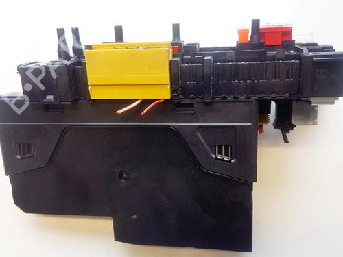 Used Fuse box Fuse box MERCEDES-BENZ C-CLASS (W204) C 220 CDI (204.002) (170 hp) 33062138 33062138
