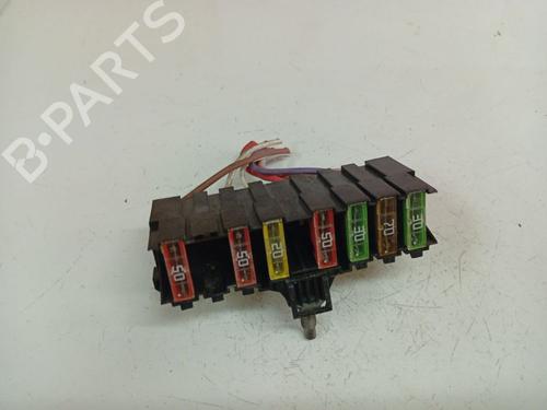 Used Fuse box Fuse box 39183232 39183232