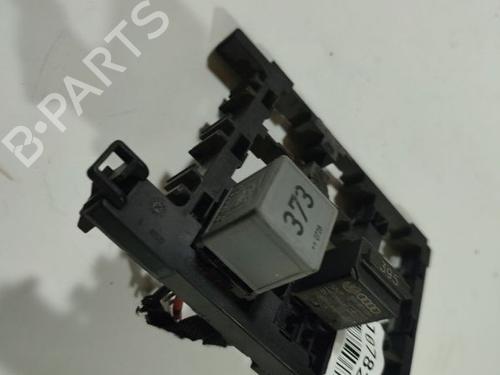 Used Fuse box SEAT TOLEDO III (5P2) 1.9 TDI (105 hp) 32555027
