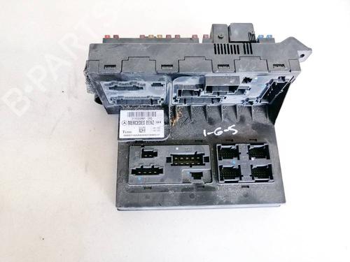 Used Fuse box Fuse box MERCEDES-BENZ E-CLASS (W211) E 220 CDI (211.006) (136 hp) 32950075 32950075