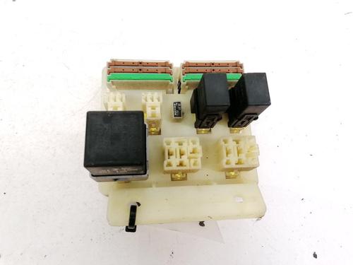 Used Fuse box Fuse box MITSUBISHI CARISMA (DA_) 1.9 DI-D (DA5A) (115 hp) 32915904 32915904
