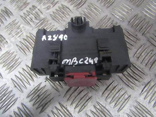 Used Fuse box Fuse box MERCEDES-BENZ C-CLASS T-Model (S203) C 240 (203.261) (170 hp) 33490505 33490505
