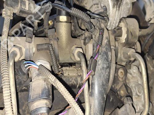Used Injection rail Injection rail VW PHAETON (3D1, 3D2, 3D3, 3D4, 3D6, 3D7, 3D8, 3D9) 3.0 V6 TDI 4motion (224 hp) 40166571 40166571