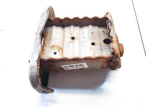 Frontfangerbrakett Frontfangerbrakett TOYOTA YARIS (_P9_) 1.4 D-4D (NLP90_, NLP90R) (90 hp) 34935875 34935875