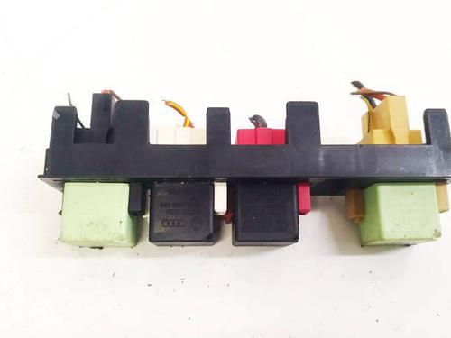 Used Fuse box SKODA OCTAVIA II (1Z3) 1.4 TSI (122 hp) 32622058