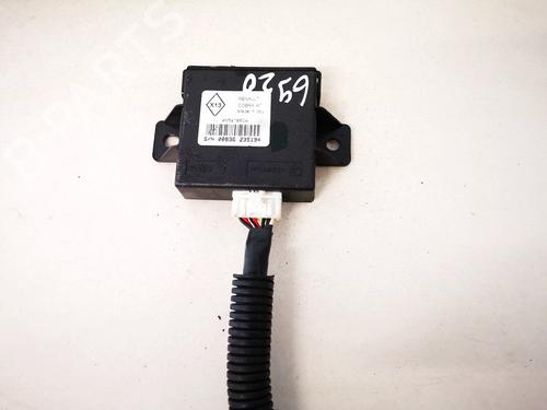 Used Electronic module Electronic module RENAULT MEGANE III Hatchback (BZ0/1_, B3_) 1.5 dCi (BZ0C) (90 hp) 32881680 32881680