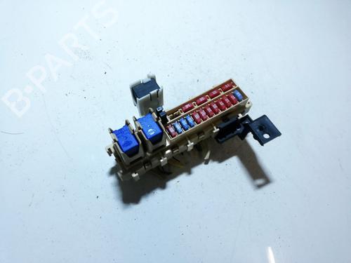 Used Fuse box Fuse box NISSAN MICRA III (K12) 1.5 dCi (65 hp) 33512466 33512466