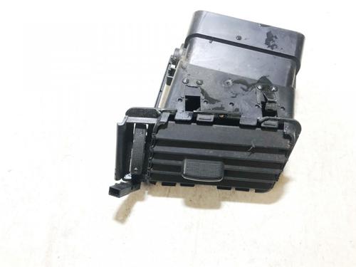 air-vent-audi-a6-c5-4b2-4b4-1997-1998-1999-2000-2001-2002-2003-2004-2005-33517939 main image