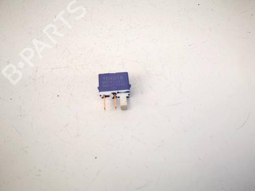 Used Electronic sensor Electronic sensor TOYOTA AVENSIS (_T25_) 2.2 D-4D (ADT251_, ADT251R) (150 hp) 32968339 32968339