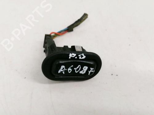 Used Switch Switch OPEL ZAFIRA A MPV (T98) 2.0 DI 16V (F75) (82 hp) 33089010 33089010
