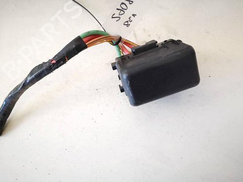 fuse-box-renault-scenic-ii-jm01_-2003-2004-2005-2006-2007-2008-2009-2010-32922047 main image