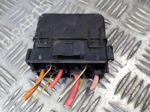 Used Fuse box Fuse box 33495393 33495393