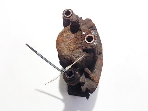 Left front brake caliper DODGE NEON II 2.0 16V | BP35477811M105 - Image 2
