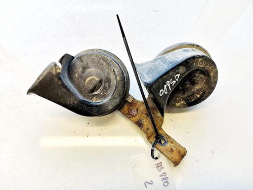 horn-peugeot-307-3ac-2000-2001-2002-2003-2004-2005-2006-2007-2008-2009-2010-2011-2012-35640917 main image