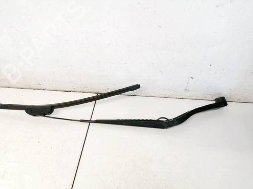 Used Front windshield wiper arm Front windshield wiper arm 32573048 32573048