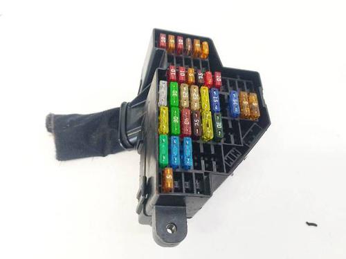 Fuse box VW GOLF V (1K1) 1.6 | BP32587381E1