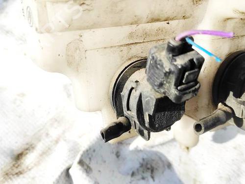 washer-pump-toyota-prius-liftback-_w2_-2003-2004-2005-2006-2007-2008-2009-2010-35209202 main image