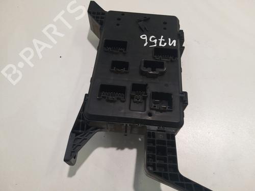 fuse-box-ford-mondeo-iii-b5y-2000-2001-2002-2003-2004-2005-2006-2007-33510995 main image