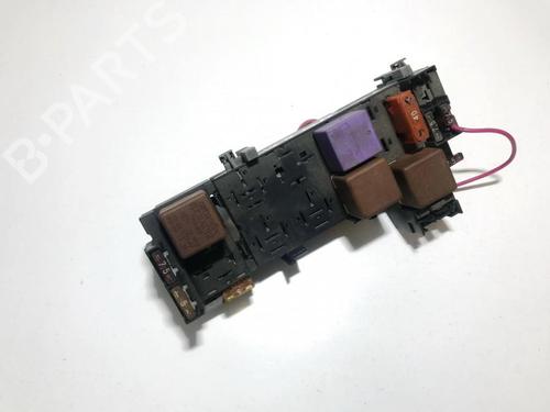 Used Fuse box Fuse box RENAULT MEGANE I (BA0/1_) 1.6 e (BA0F, BA0S) (90 hp) 33504967 33504967