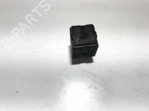 Used Electronic sensor Electronic sensor ALFA ROMEO 156 (932_) 2.4 JTD (932A1B__) (140 hp) 33504972 33504972