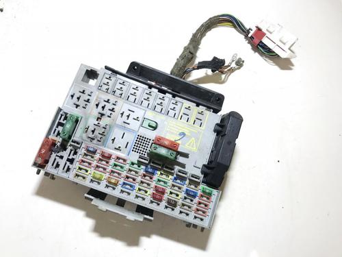 Used Fuse box Fuse box 33515930 33515930