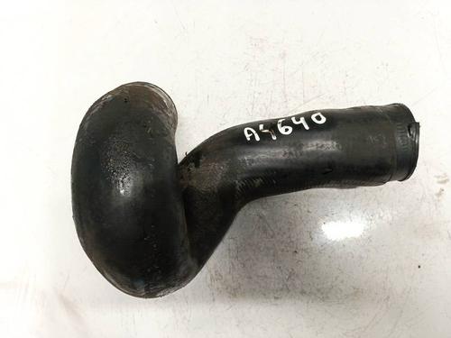 pipe-audi-a4-b5-8d2-1994-1995-1996-1997-1998-1999-2000-2001-32555151 main image