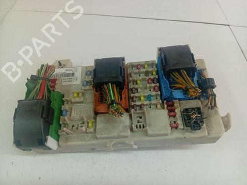 Used Fuse box Fuse box 37064239 37064239