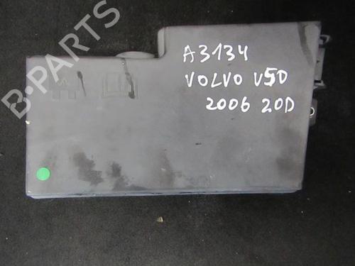 Used Fuse box Fuse box VOLVO V50 (545) 2.0 D (136 hp) 33486823 33486823