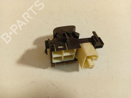 Used Switch Switch TOYOTA YARIS (_P9_) 1.5 (NCP91_, NCP91R) (109 hp) 32561756 32561756