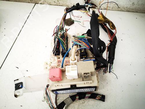 Used Fuse box Fuse box 38040042 38040042