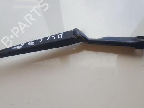 Used Front windshield wiper arm Front windshield wiper arm VW GOLF III (1H1) 1.9 TDI (90 hp) 33510754 33510754