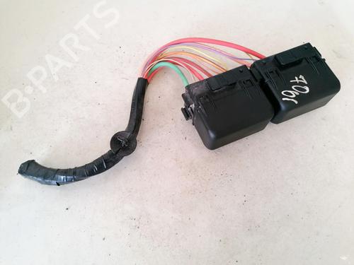 fuse-box-renault-scenic-ii-jm01_-2003-2004-2005-2006-2007-2008-2009-2010-32874688 main image