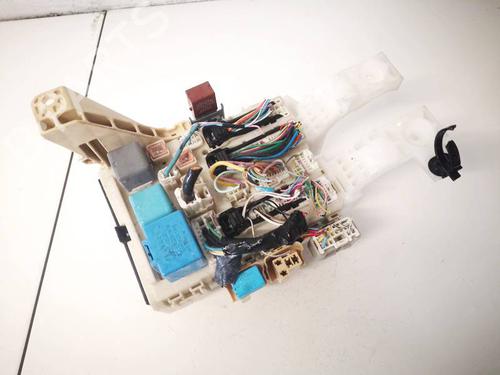 fuse-box-toyota-yaris-_p9_-2005-2006-2007-2008-2009-2010-2011-2012-2013-2014-32951507 main image