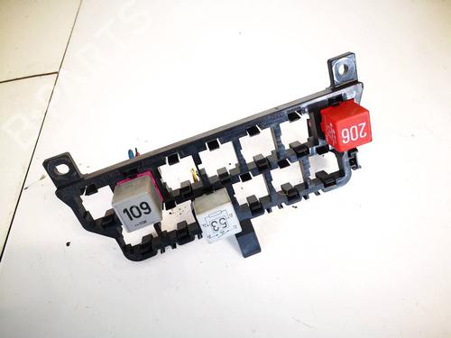 Used Fuse box VW GOLF IV (1J1) 1.9 TDI (90 hp) 32583112