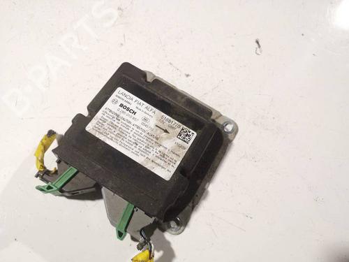 Used ECU airbags ECU airbags FIAT DOBLO Cargo (263_) 1.6 D Multijet (263WXD1B, 263WXR1B, 263WXX1B, 263ZXD1B,... (105 hp) 32573981 32573981