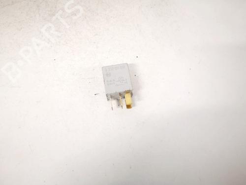 Used Electronic sensor Electronic sensor TOYOTA COROLLA Verso (ZER_, ZZE12_, R1_) 2.2 D-4D (AUR10_, AUR10R) (177 hp) 32899869 32899869