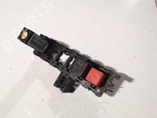 Used Fuse box Fuse box AUDI 100 C3 Saloon (443, 444) 2.0 (115 hp) 32569415 32569415