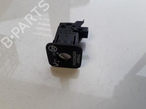 Used Switch Switch TOYOTA RAV 4 III (_A3_) 2.2 D 4WD (ALA30_, ALA30R) (177 hp) 33512190 33512190