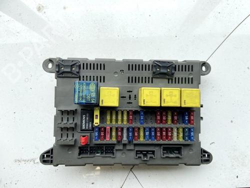 Used Fuse box Fuse box LAND ROVER FREELANDER I (L314) 2.0 DI 4x4 (98 hp) 32885991 32885991