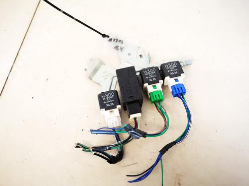 Used Fuse box Fuse box MAZDA XEDOS 9 (TA) 2.3 24V (TA3P) (211 hp) 32881994 32881994