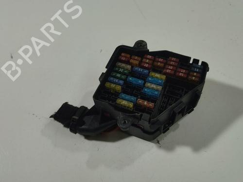 fuse-box-audi-a6-c5-4b2-4b4-1997-1998-1999-2000-2001-2002-2003-2004-2005-33488021 main image