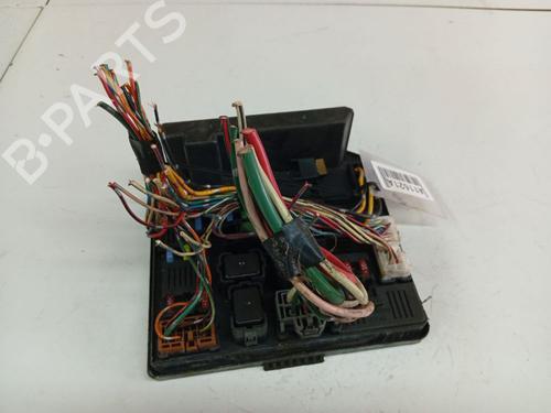 Used Fuse box Fuse box 37864639 37864639