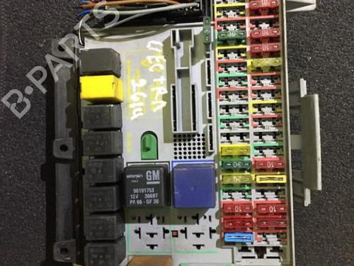 Used Fuse box Fuse box 33482250 33482250