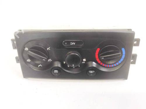 Used Climate control Climate control CHEVROLET AVEO / KALOS Saloon (T200) 1.4 (94 hp) 35195282 35195282