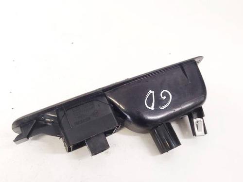 switch-renault-megane-iii-hatchback-bz01_-b3_-2008-32596445 main image