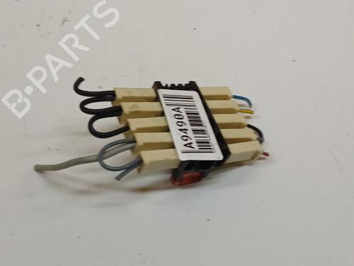 Used Fuse box Fuse box 37512326 37512326